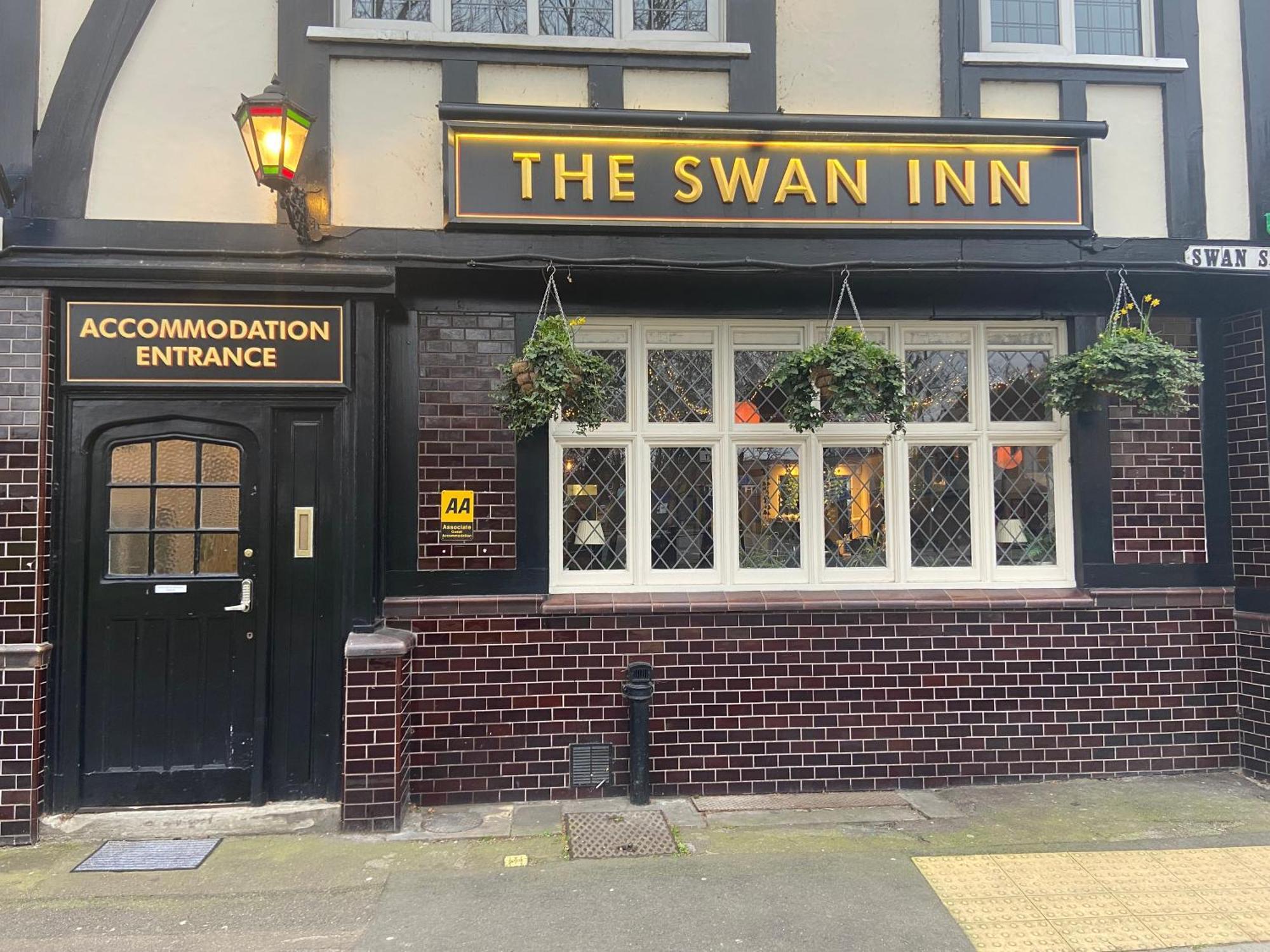 The Swan Inn Pub Isleworth Ngoại thất bức ảnh